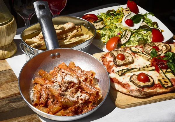 Schmeckte und berühmte italienische Küche — Stockfoto