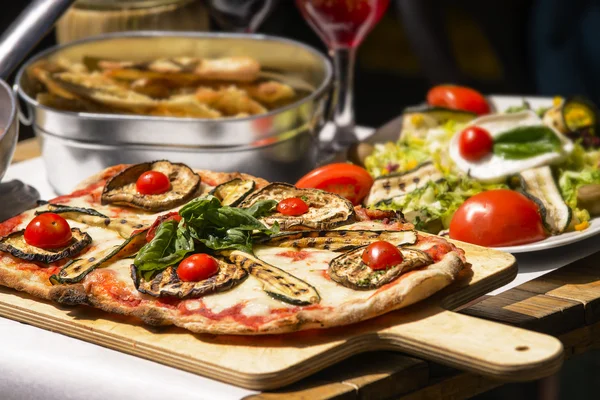 Ochutnat a slavné italské jídlo — Stock fotografie