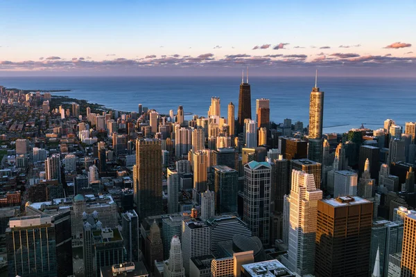 芝加哥 黄昏时分芝加哥市中心的城市景观图像 — 图库照片