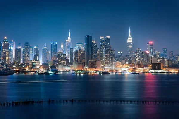 Skyline Von New York City Mit Städtischen Wolkenkratzern Bei Sonnenuntergang — Stockfoto