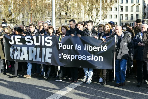 LYON, FRANCIA - 11 DE ENERO DE 2015: Protesta contra el terrorismo — Foto de Stock