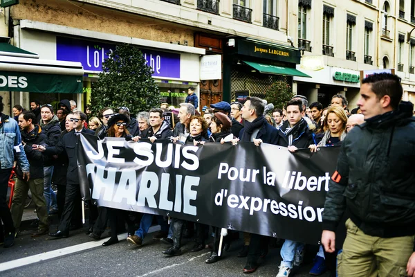 LYON, FRANCIA - 11 DE ENERO DE 2015: Protesta contra el terrorismo — Foto de Stock