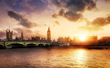 Big Ben'e ve Parlamento evi