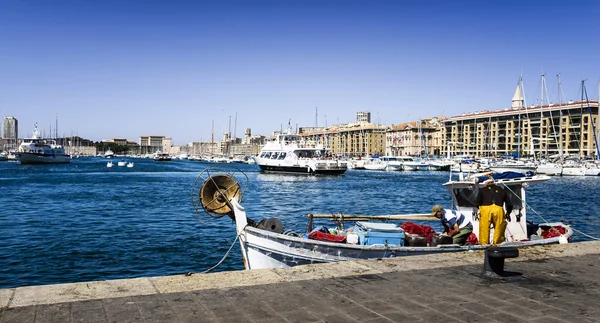 Fishermans en el viejo puerto — Foto de Stock