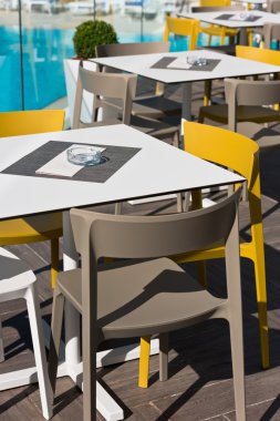 Plastik mobilya yaz kafe