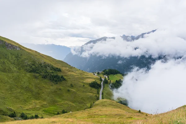 Grossglockner montagnes par temps brumeux — Photo