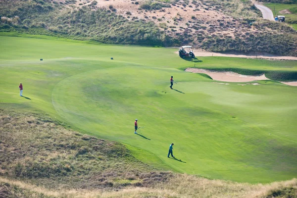 Зелене поле для гольфу — стокове фото