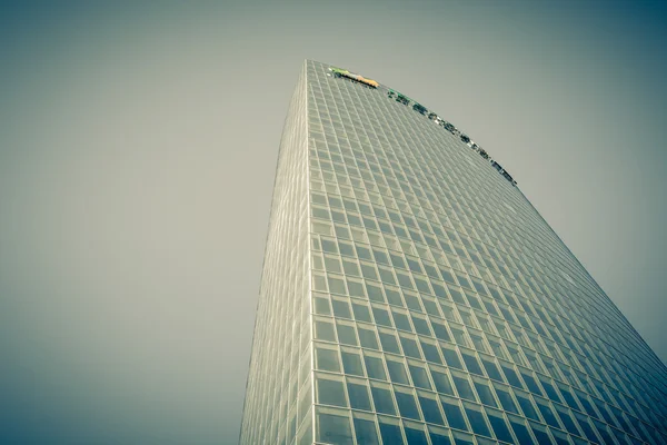 Rascacielos de cristal esquina — Foto de Stock