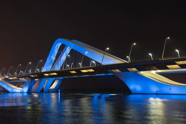 Sheikh Zayed Bridge nocą — Zdjęcie stockowe