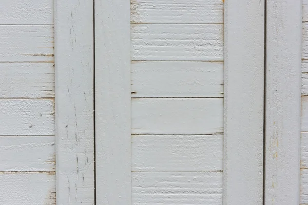 Finestra con persiane chiuse in legno beige — Foto Stock