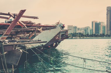 eski balıkçı teknesi