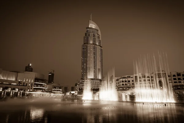 Dubai fountains show at the Dubai Mall — Stock Photo, Image