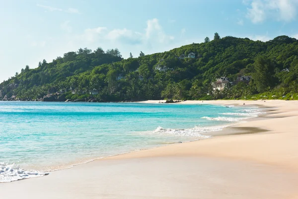 Tropiska stranden på Mahe island — Stockfoto