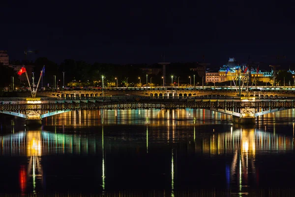Stadsgezicht van Lyon, Frankrijk nachts — Stockfoto