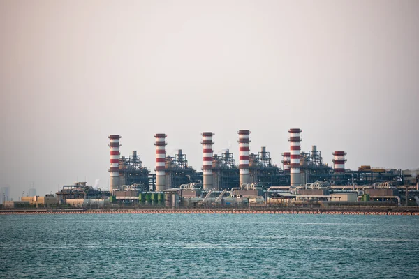 Vista da grande refinaria de petróleo — Fotografia de Stock