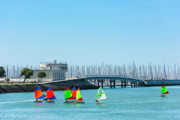 Sailing training of young children in La Rochelle — Stock Photo, Image