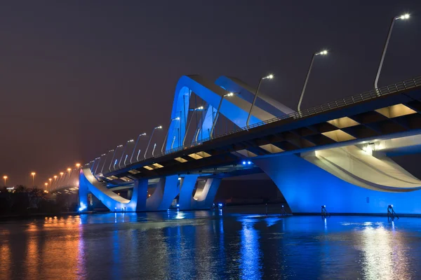 Puente Sheikh Zayed por la noche, Abu Dhabi — Foto de Stock