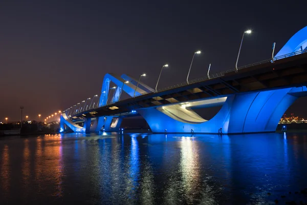 Sheikh Zayed Bridge at night — Stock Photo, Image