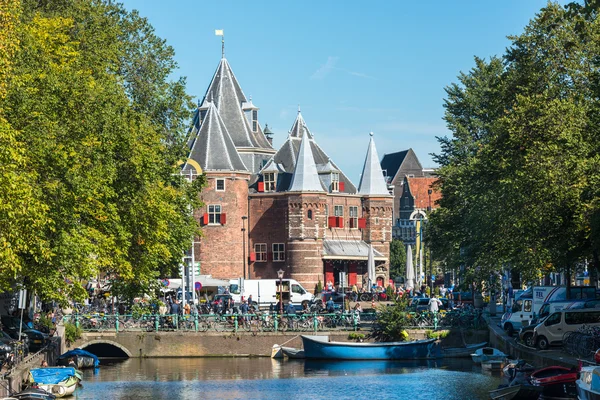 Pohled Waag naváží dům v Amsterdamu — Stock fotografie