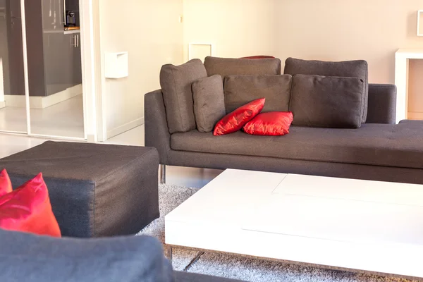 モダンなアパートメントの居心地のよい家具 — ストック写真