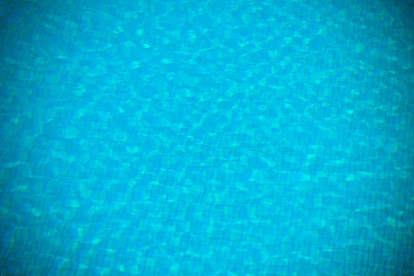 Fondo transparente transparente de agua de la piscina — Foto de Stock