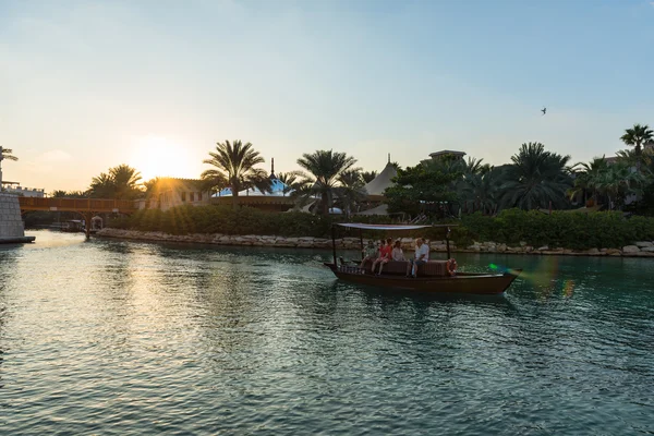 Vista del hotel Madinat Jumeirah en Dubai — Foto de Stock