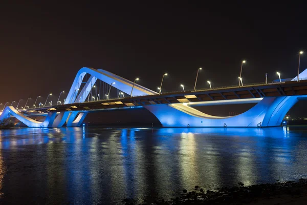 Sheikh Zayed híd éjszakai — Stock Fotó