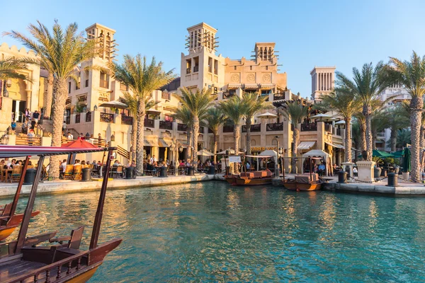 Vue de l'hôtel Madinat Jumeirah à Dubaï — Photo