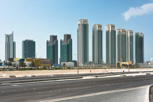 Abu Dhabi nieuw district met wolkenkrabbers — Stockfoto