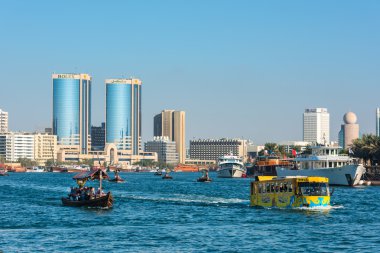 Dubai creek, Bae'de geleneksel Arap tekneleri