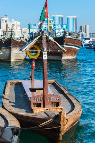 Traditionelles arabisches Boot in Dubai — Stockfoto