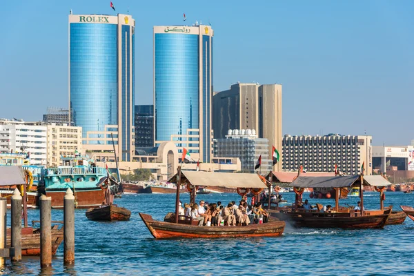 Barche arabe tradizionali a Dubai Creek — Foto Stock