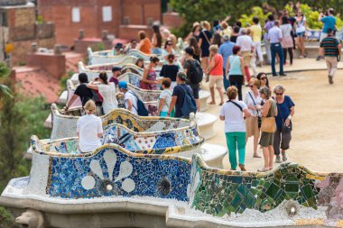 Park Guell, Barselona 'da turistler 