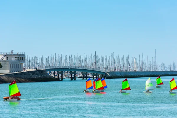 Kleine Kinder in la rochelle — Stockfoto