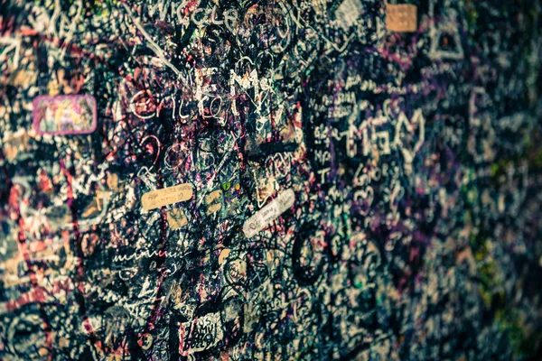 Le mur plein de messages — Photo