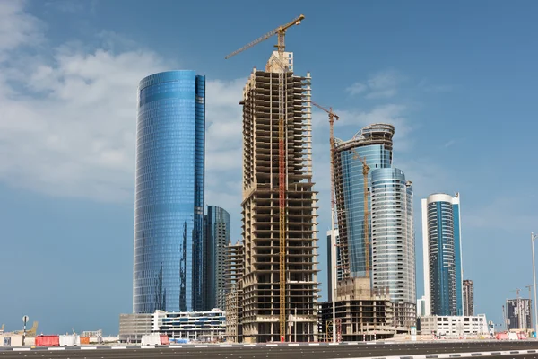 Abu Dhabi nieuw district met wolkenkrabbers — Stockfoto