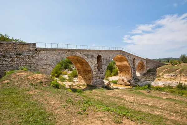 Мост Жюльена в Провансе — стоковое фото
