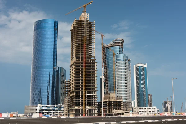 Abu Dhabi nieuw district met wolkenkrabbers — Stockfoto