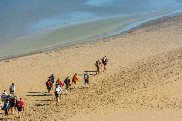 Mont Saint Michel duvarlarından görüntülemek 