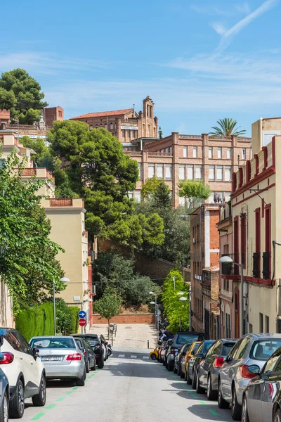 Bilar parkering på Barcelona street — Stockfoto