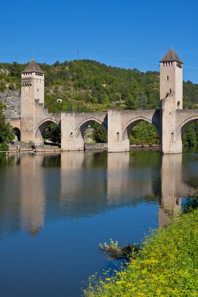 De Valentre-brug in de stad Cahors — Stockfoto