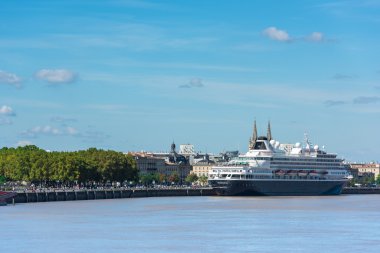 Ünlü Hollandalı gemisi Prinsendam  