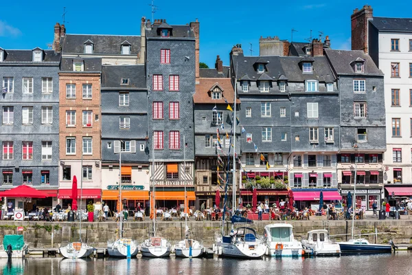 Honfleurs hamn i Normandie, Frankrike — Stockfoto