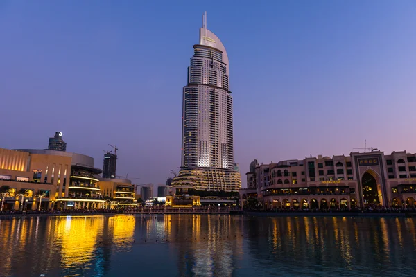 Fontes de Dubai mostram lugar no Dubai Mall — Fotografia de Stock