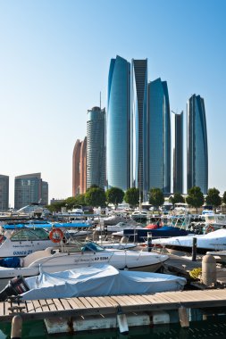 İskele ve Etihad kuleleri