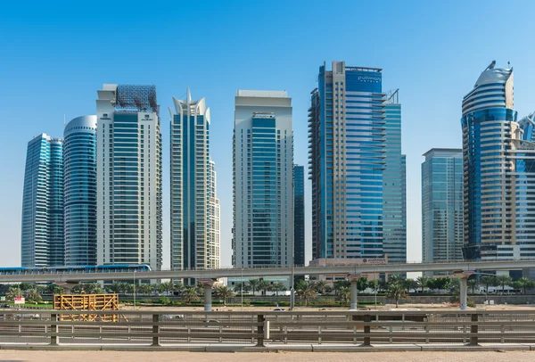 Dubai'deki Jumeirah lakes towers — Stok fotoğraf