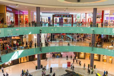 Dubai Mall alışveriş insanlar