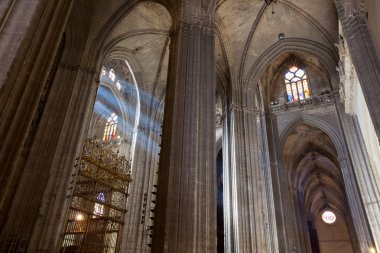 Güneş ışınları Catedral de Sevilla, İspanya