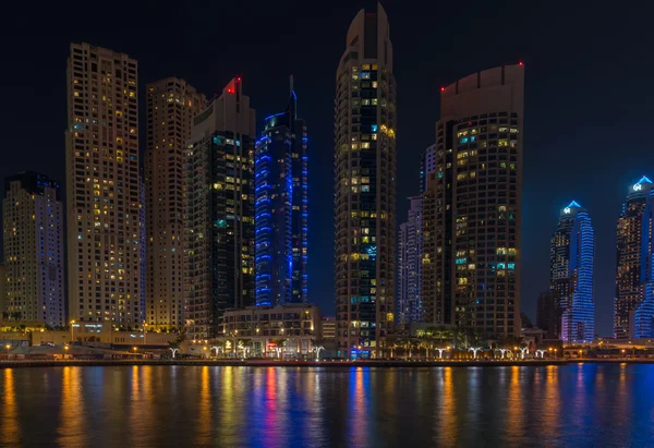 Нічний погляд Дубай Марина — стокове фото