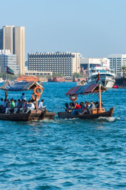 Dubai creek adlı Arapça tekneler